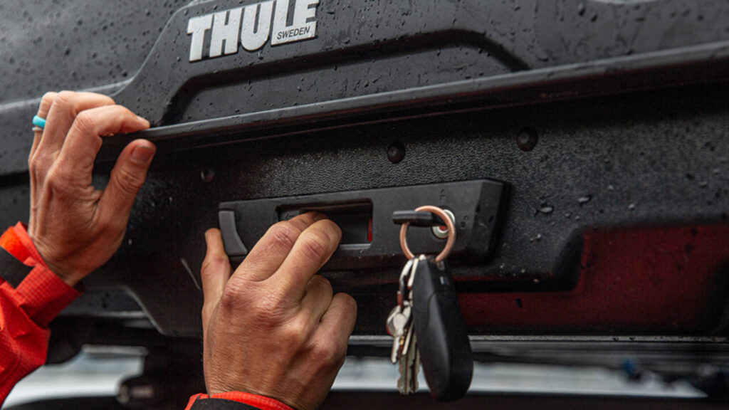 thule roof box lock security 