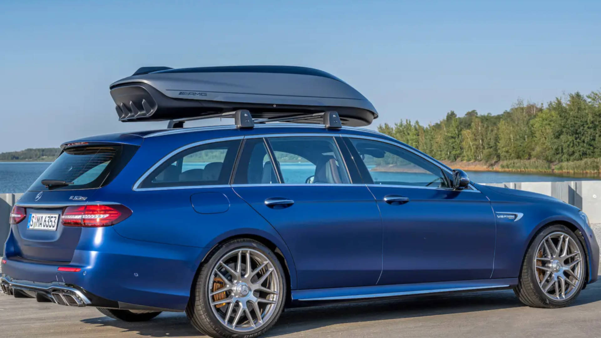 How Fast You Can Safely Drive With A Roof Cargo Carrier? Cars Booster